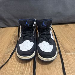 Air Jordan 1 Mid