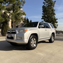 2012 Toyota 4Runner SR5 - 4x4 - Clean  Title - Warranty!!!