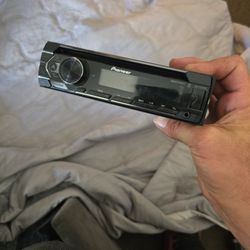 Head Unit Stereo..and Amp Kicker   ...both In Great Shape Like 7 Months Old