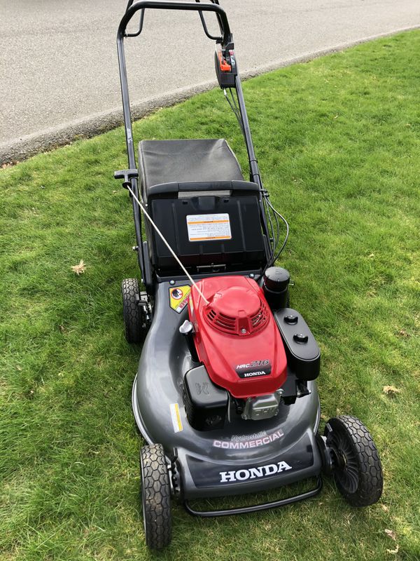 Honda HRC216HXA hydrostatic commercial lawn mower (like new) FIRM ON