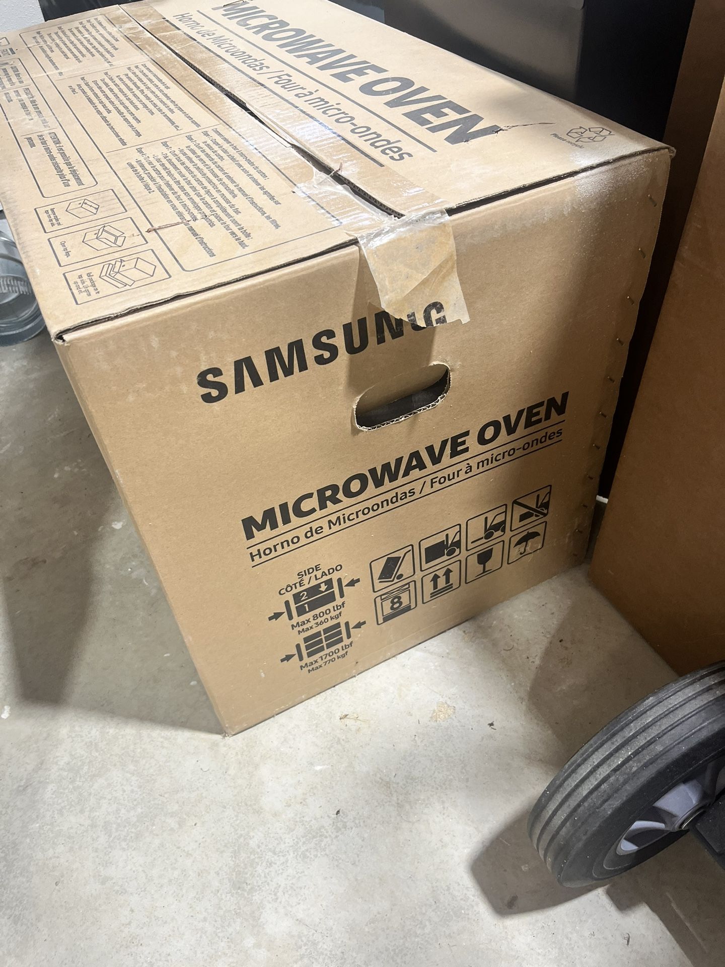 Brand New Samsung Microwave