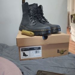 Brand New Size 9 Women's Dr Martins
