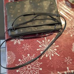 Purse Located In Mesa Main Street And Gilbert Rd $100