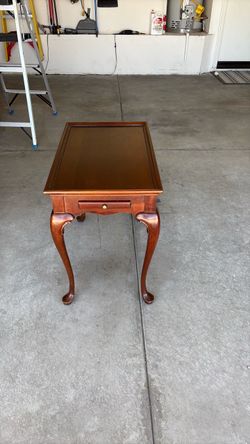 Cherry Wood Queen Anne Side Table