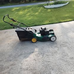 Weed Eater Mulch Capable Lawnmower 