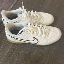 Nike Size 4
