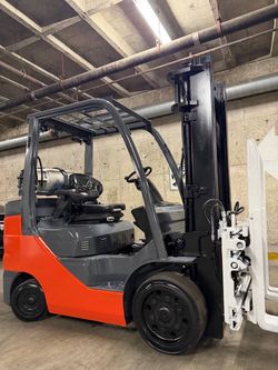 2022 TOYOTA MODEL 8 forklift,7000 lb,2 stage, single double attachment