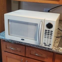 Oster Microwave 