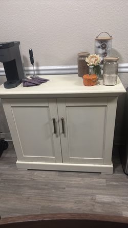 Cabinet / kitchen
