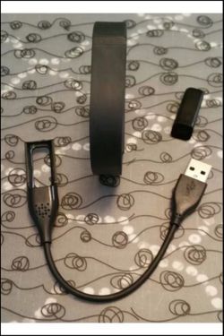 Fitbit Flex with charger in great working condition. Fully tested!