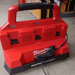 Milwaukee PACKOUT Six Bay Rapid Charger.