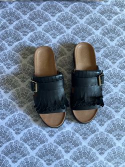 Like New Vionic Women Leather Sandals