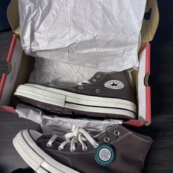 Converse Size 7.5 Women 5.5 Men 
