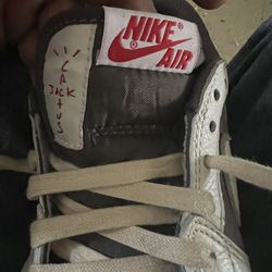 Jordan 1 Reverse mocha size 6.5