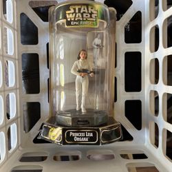 Princess Leia Epic Force Figure
