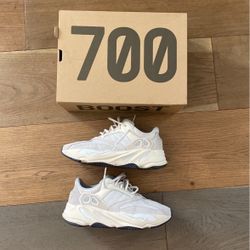 Yeezy 700 Boost 