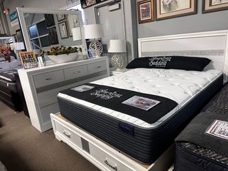 Perfect white bedroom set! 🤍✨ Easy Financing!