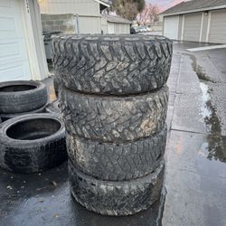 35x12.5r20 Tires
