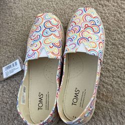 TOMS Girls Slip On Shoes-Size 4- Brand New with tags