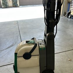 MACHINE PROFESSIONAL CARPET CLEANER