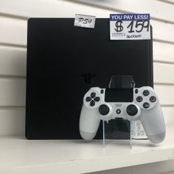 PlayStation 4 W/ Controller