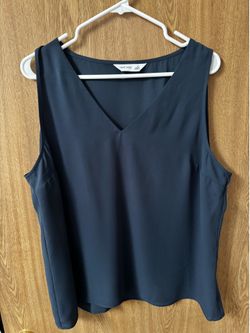 Women’s Sleeveless Blouse