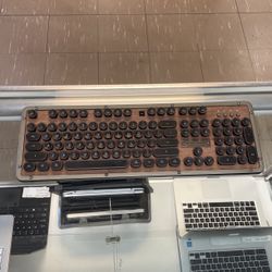Azio Retro Classic Keyboard ( Missing F9 Key )