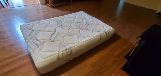 Queen Size Firm Mattress (Great Condition)