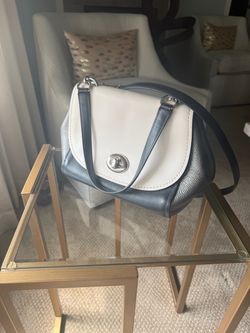 “Coach “purse