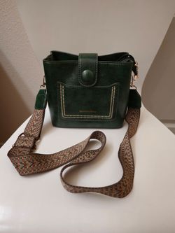 Vintage Style Green Crossbody Bag with Wide Adjustable Woven Strap & Front Pocket