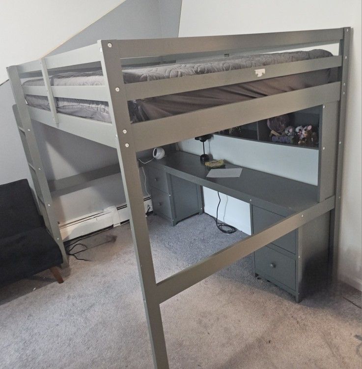 Loft Bed w/ Desk