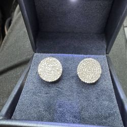 Treasures Jewelry 10k Diamond Screw On White Gold Earrings ( Great  Condition)  (12mm) 