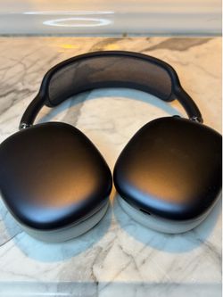 AirPods Max newest version USB-C midnight blue