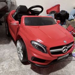 Mercedes Kids Electric Car