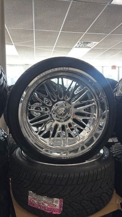 24x12 American force smooth 5x5 on 305/35R24 Lexani