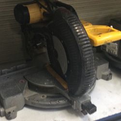 Dewalt Compound Miter Saw DW716