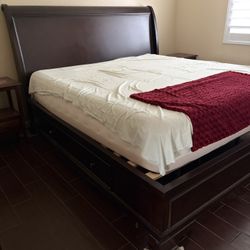 King Sized Bed With Storage 