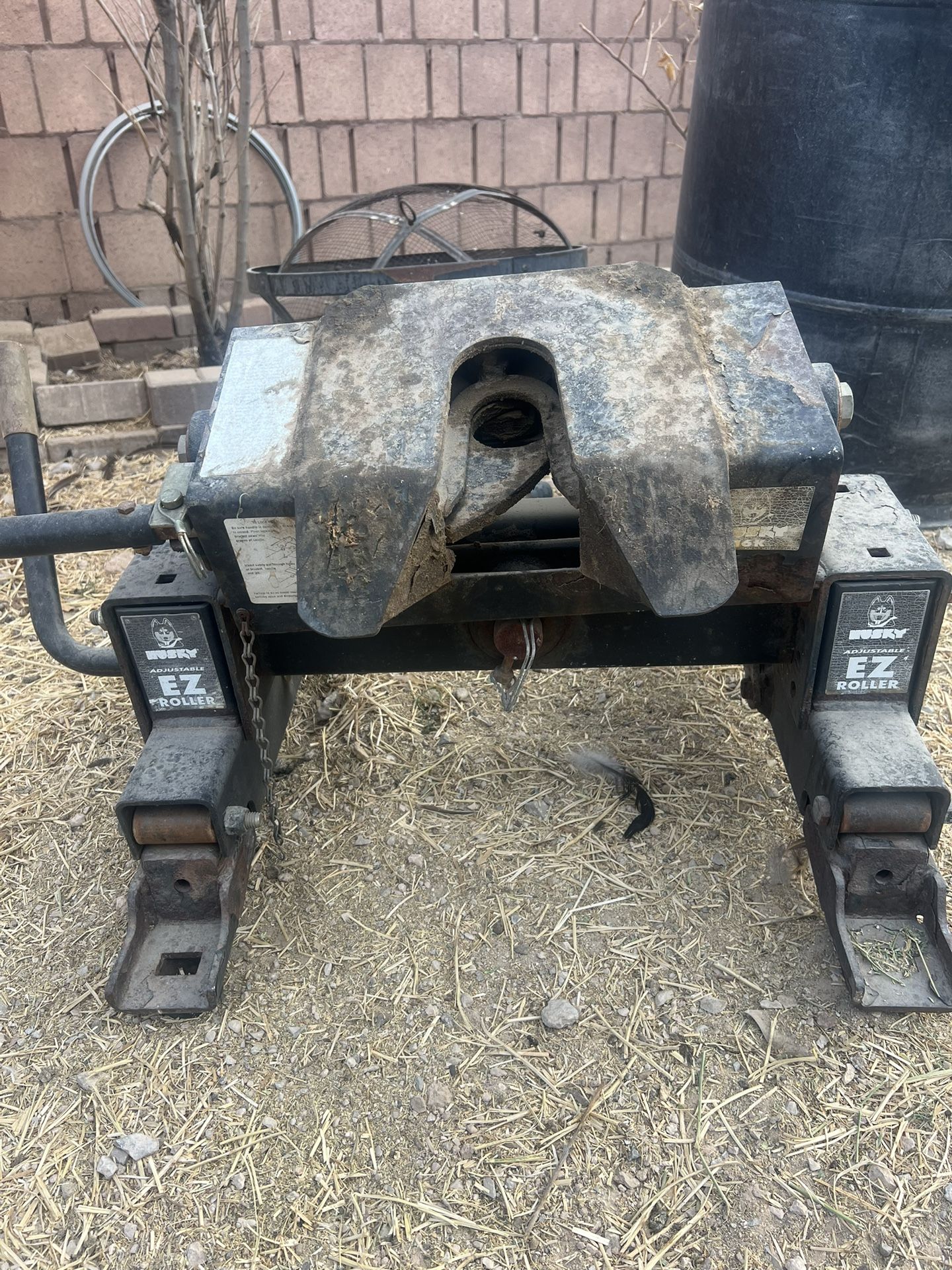 Husky 16KW 5th Wheel Trailer Hitch with a Glider Kit