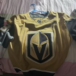 Jack Eichel Gold VGK Jersey Authentic Medium size