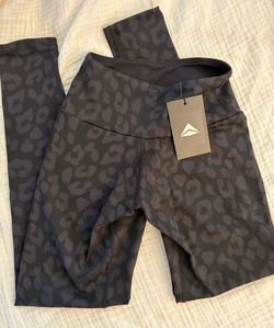 NEW - Women Leggings - Multiple Sizes Available