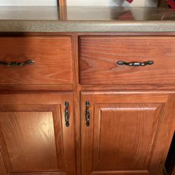 Center Island Or Storage With Drawers 