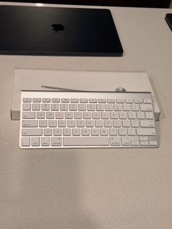 Apple wireless keyboard