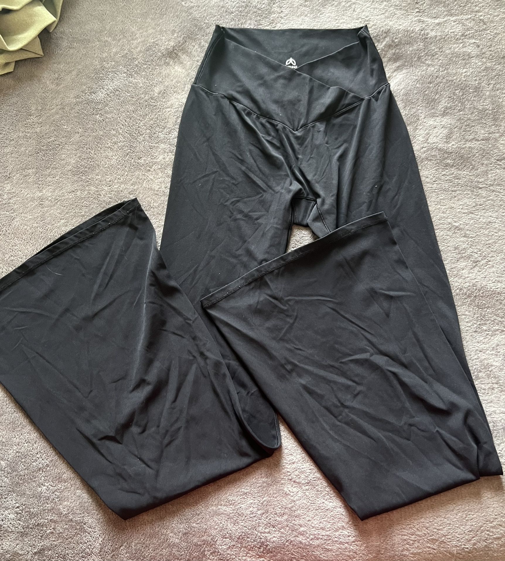 Seamless, Cross Waist Flare Leggings