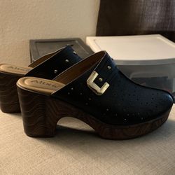 Super Cute Altxic Black Perforated Floral Clogs Chunky Wood Heel Mules