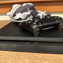 Sony PS4 Slim 