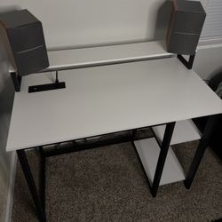 Desk With Shelves 