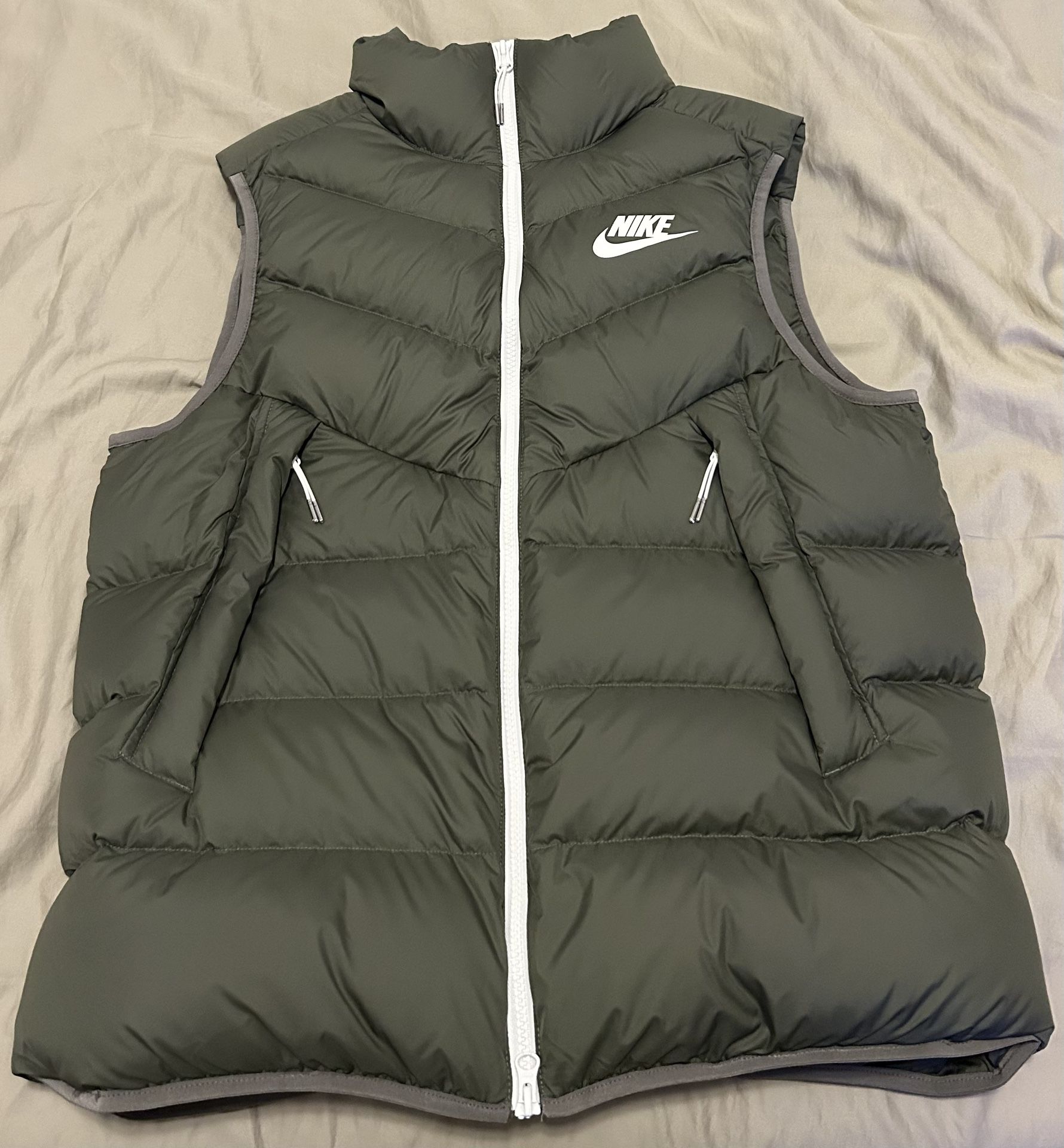 BRAND NEW Nike Men’s Puffer Vest