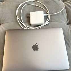 Mint Condition 2017 MacBook Pro