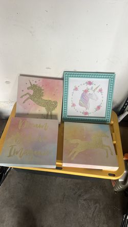 Girls room unicorn decor