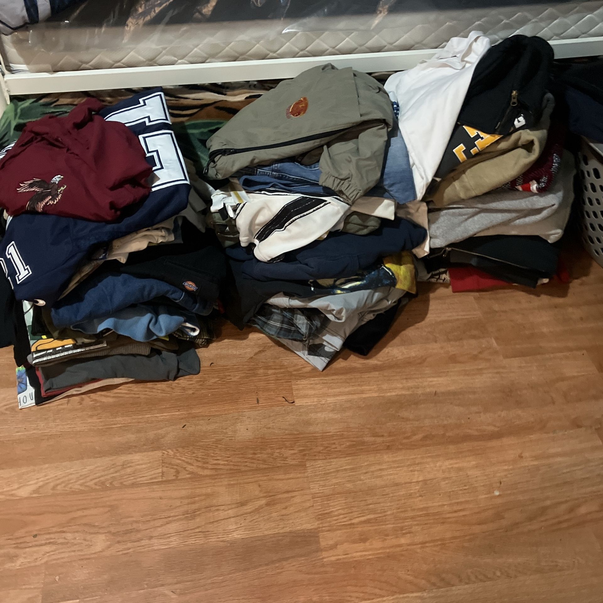   Wholesale bundle of 67 clothing 